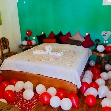 ליווינגסטון Hotel La Casa Rosada מראה חיצוני תמונה