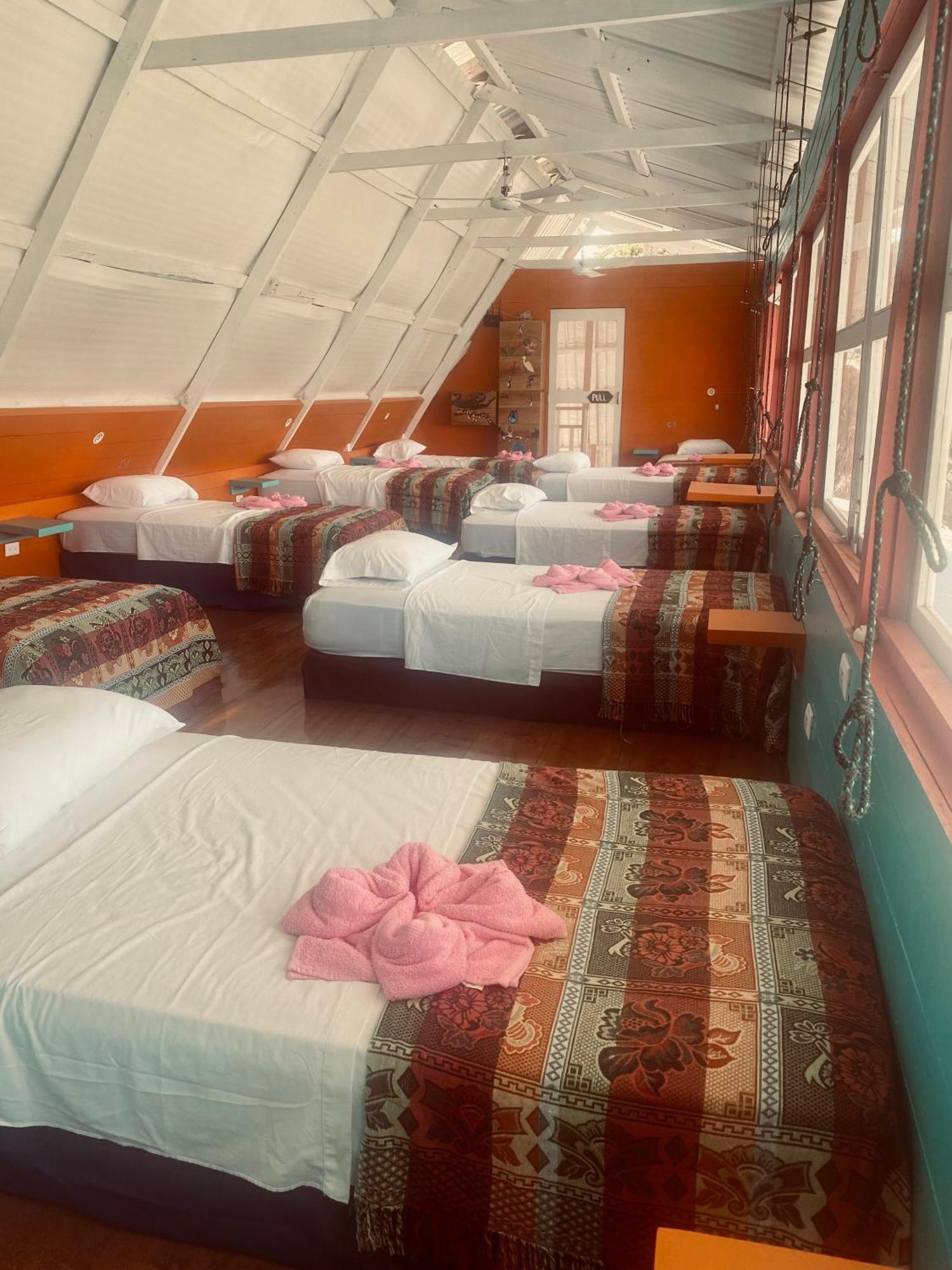 ליווינגסטון Hotel La Casa Rosada מראה חיצוני תמונה