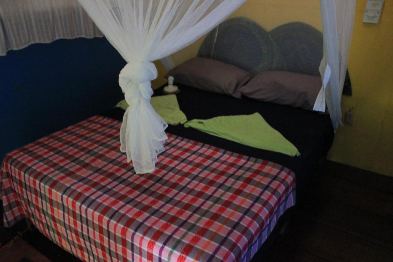 ליווינגסטון Hotel La Casa Rosada מראה חיצוני תמונה