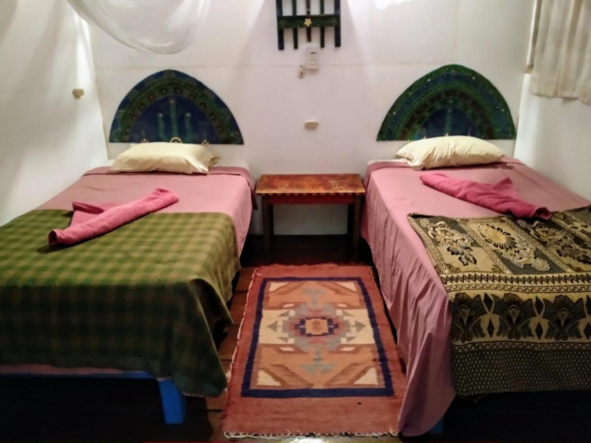 ליווינגסטון Hotel La Casa Rosada מראה חיצוני תמונה